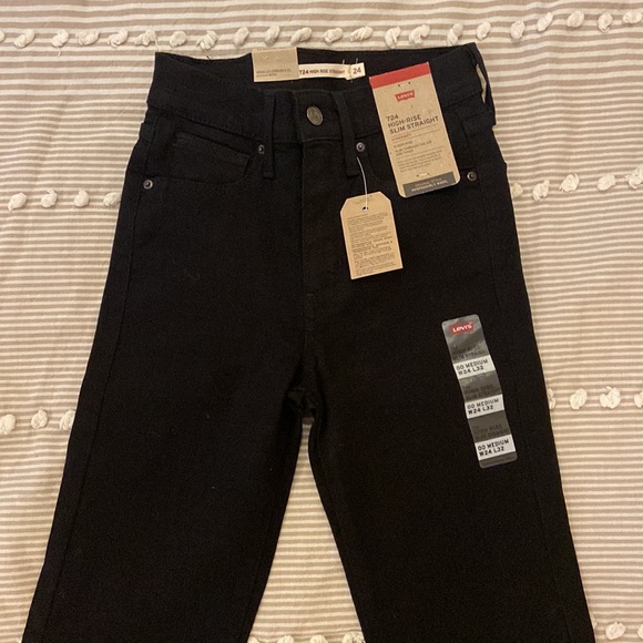 Levi's Women's 724 High Rise Straight Jeans - Picture 5 of 12